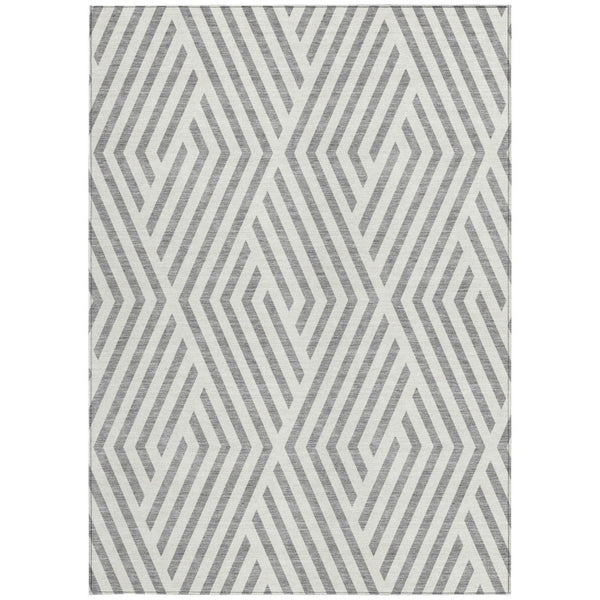 HomeRoots 5' Black and White Geometric Washable Area Rug - Stylish Non-Skid Design for Indoor & Outdoor Use 5' X 8' 562294