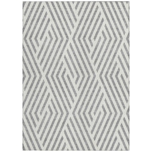 HomeRoots 5' Black and White Geometric Washable Area Rug - Stylish Non-Skid Design for Indoor & Outdoor Use 10' X 14' 562298