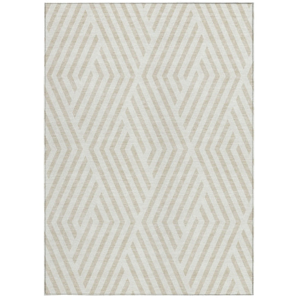 HomeRoots 5' Black and White Geometric Washable Area Rug - Stylish Non-Skid Design for Indoor & Outdoor Use 5' X 8' 562303
