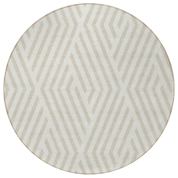 HomeRoots 5' Black and White Geometric Washable Area Rug - Stylish Non-Skid Design for Indoor & Outdoor Use 8' Round 562304