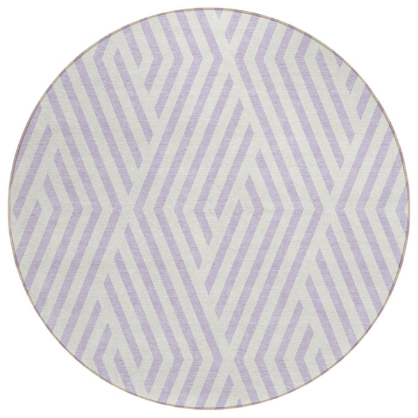 HomeRoots 5' Black and White Geometric Washable Area Rug - Stylish Non-Skid Design for Indoor & Outdoor Use 8' Round 562313