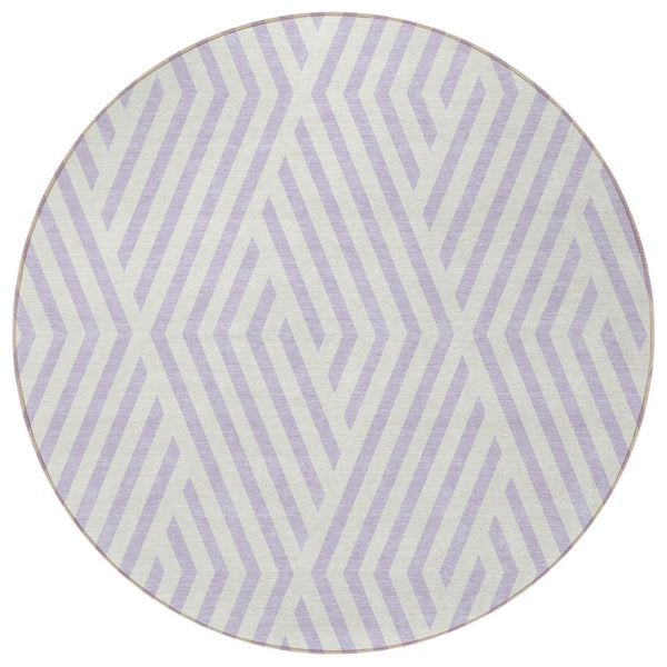 HomeRoots 5' Black and White Geometric Washable Area Rug - Stylish Non-Skid Design for Indoor & Outdoor Use 8' Round 562313