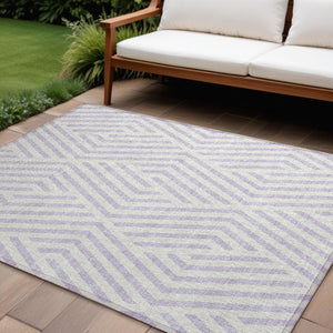 HomeRoots 5' Black and White Geometric Washable Area Rug - Stylish Non-Skid Design for Indoor & Outdoor Use 9' X 12' 562315