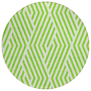 HomeRoots 5' Black and White Geometric Washable Area Rug - Stylish Non-Skid Design for Indoor & Outdoor Use 8' Round 562322