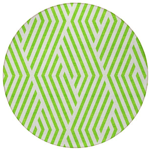 HomeRoots 5' Black and White Geometric Washable Area Rug - Stylish Non-Skid Design for Indoor & Outdoor Use 8' Round 562322