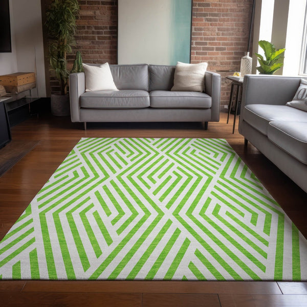HomeRoots 5' Black and White Geometric Washable Area Rug - Stylish Non-Skid Design for Indoor & Outdoor Use 8' X 10' 562323