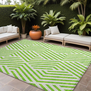 HomeRoots 5' Black and White Geometric Washable Area Rug - Stylish Non-Skid Design for Indoor & Outdoor Use 9' X 12' 562324