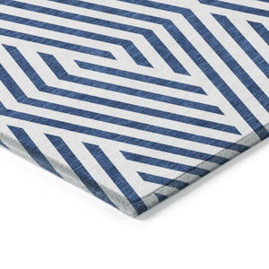 HomeRoots 5' Black and White Geometric Washable Area Rug - Stylish Non-Skid Design for Indoor & Outdoor Use 8' Round 562331