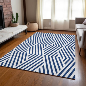 HomeRoots 5' Black and White Geometric Washable Area Rug - Stylish Non-Skid Design for Indoor & Outdoor Use 8' X 10' 562332
