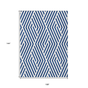 HomeRoots 5' Black and White Geometric Washable Area Rug - Stylish Non-Skid Design for Indoor & Outdoor Use 9' X 12' 562333