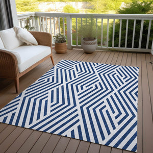 HomeRoots 5' Black and White Geometric Washable Area Rug - Stylish Non-Skid Design for Indoor & Outdoor Use 10' X 14' 562334