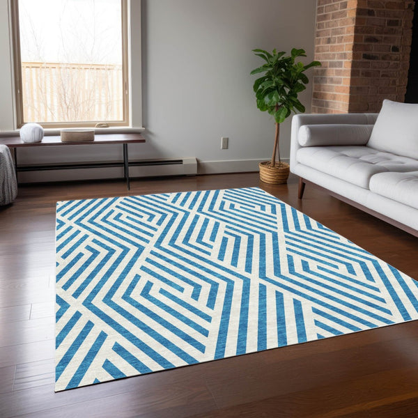 HomeRoots 5' Black and White Geometric Washable Area Rug - Stylish Non-Skid Design for Indoor & Outdoor Use 10' X 14' 562388