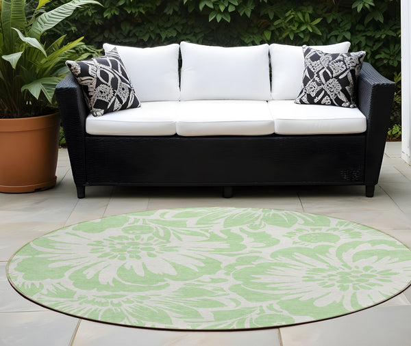 Homeroots 8' Runner Floral Washable Indoor Outdoor Rug - Stain Resistant, Non-skid, Perfect For Homes 8' Round Polyester 562475