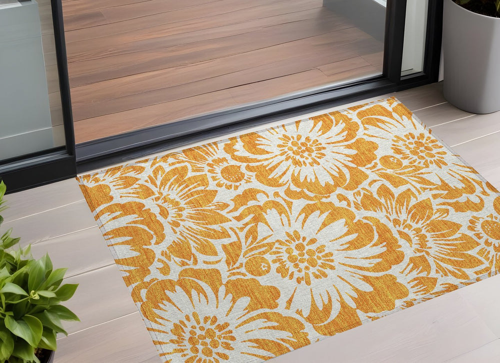 Homeroots 8' Runner Floral Washable Indoor Outdoor Rug - Stain Resistant, Non-skid, Perfect For Homes 3' X 5' Polyester 562491