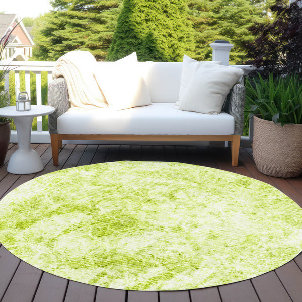 Homeroots 8' Round Lime Green Round Abstract Washable Non Skid Indoor Outdoor Area Rug Aloe Polyester 562646