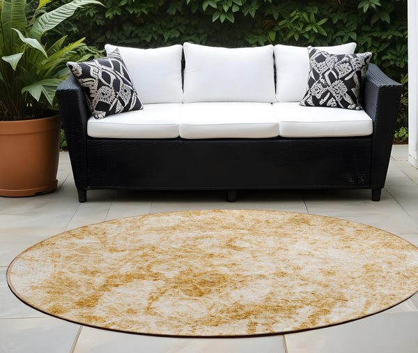 Homeroots 8' Round Cream And Gold Round Abstract Washable Non Skid Indoor Outdoor Area Rug Beige Polyester 562655