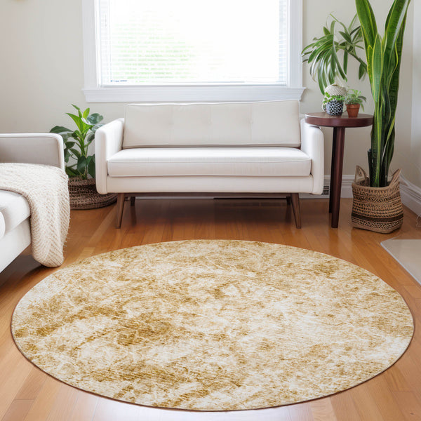 Homeroots 8' Round Cream And Gold Round Abstract Washable Non Skid Indoor Outdoor Area Rug Beige Polyester 562655
