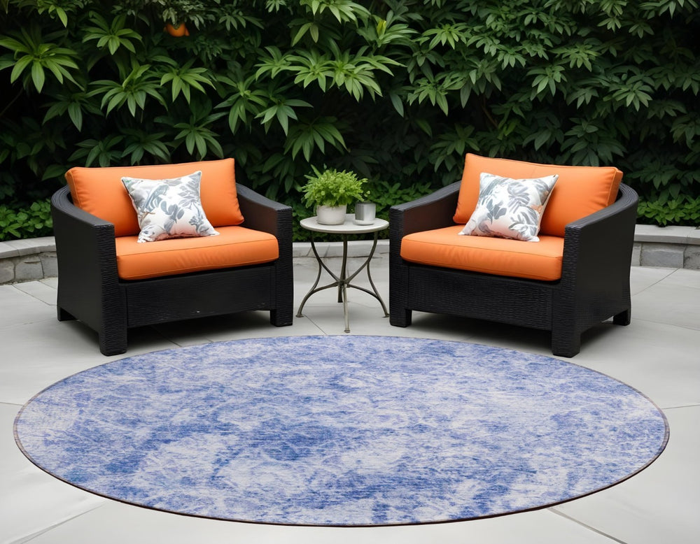 HomeRoots 5' Lime Green Abstract Area Rug - Washable, Non-Skid, Durable Design for Indoor & Outdoor Spaces 8' Round 562664