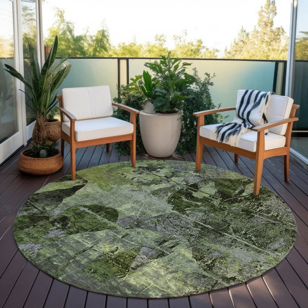 HomeRoots 5' Vibrant Blue Floral Washable Area Rug for Indoor & Outdoor Spaces - Durable, Stylish & Easy Care 8' Round 562763