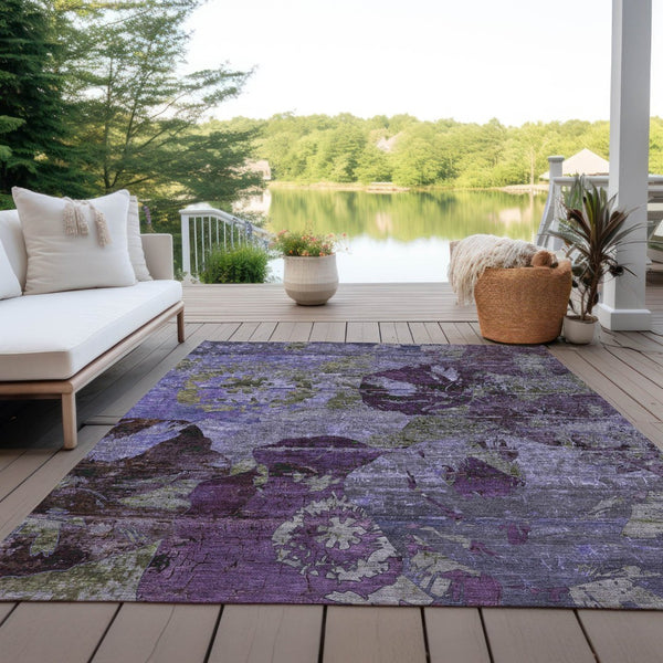 HomeRoots 5' Vibrant Blue Floral Washable Area Rug for Indoor & Outdoor Spaces - Durable, Stylish & Easy Care 8' X 10' 562782