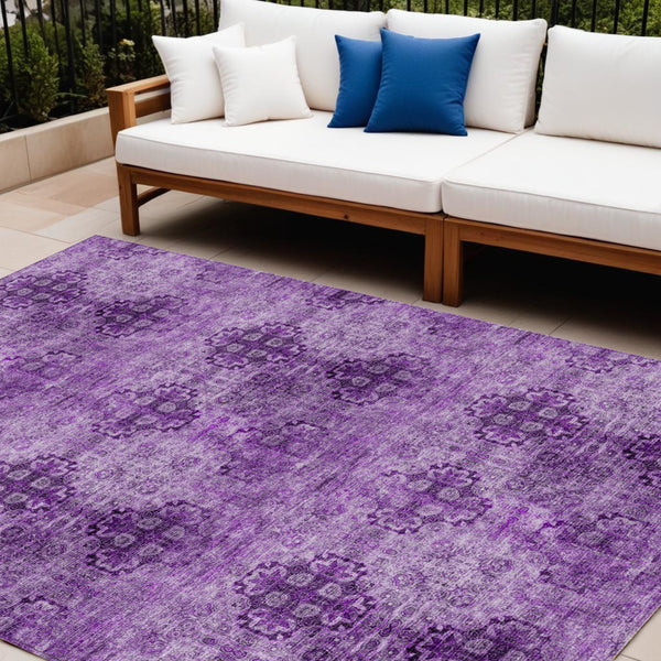 Homeroots 5' Eggplant Floral Medallion Washable Area Rug – Non-skid Design Perfect For Indoor & Outdoor Use 8' X 10' Polyester 562950