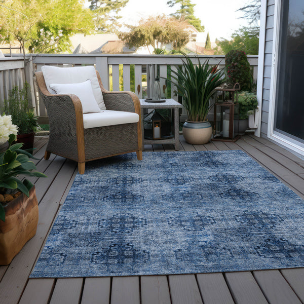 Homeroots 3' X 5' Navy Blue Floral Medallion Washable Non Skid Indoor Outdoor Area Rug Navy Polyester 562965