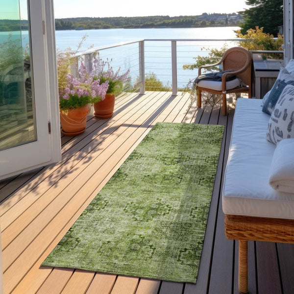 Homeroots 5' Eggplant Floral Medallion Washable Area Rug – Non-skid Design Perfect For Indoor & Outdoor Use Olive Polyester 562972