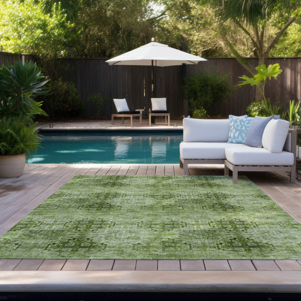 Homeroots 5' Eggplant Floral Medallion Washable Area Rug – Non-skid Design Perfect For Indoor & Outdoor Use 8' X 10' Polyester 562977