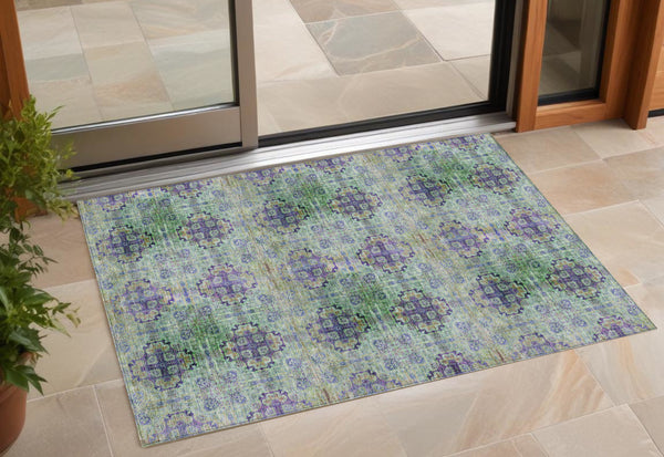 Homeroots 5' Eggplant Floral Medallion Washable Area Rug – Non-skid Design Perfect For Indoor & Outdoor Use 3' X 5' Polyester 562983