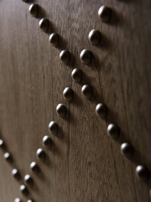 Lexington Tommy Bahama Home Emerson Hall Chest - Embrace Casual Elegance With Adjustable Shelves And Stunning Stained Top Design Hatteras Gray  561-973