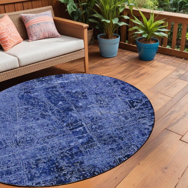 Homeroots 8' Round Navy Blue Round Abstract Washable Non Skid Indoor Outdoor Area Rug Navy Polyester 563138