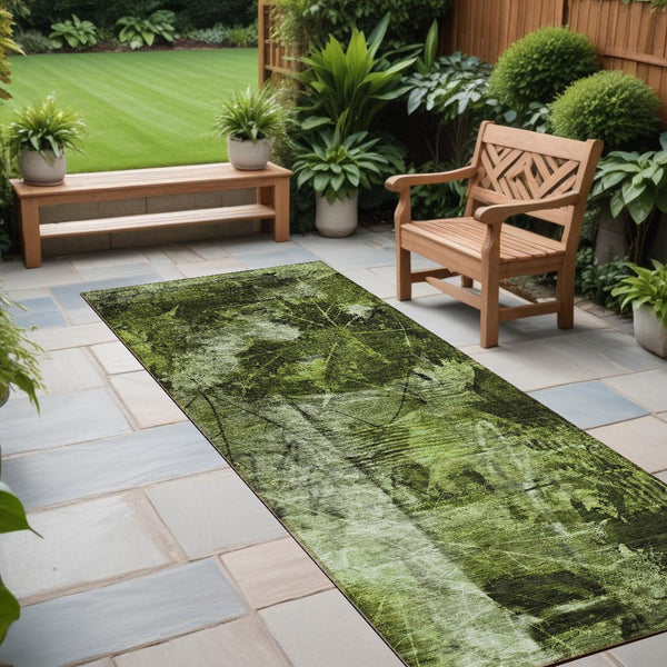 Homeroots 3' Elegant Floral Washable Non-skid Area Rug For Indoor And Outdoor Spaces - Stain Resistant Comfort Green Polyester 563170