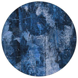 Homeroots 8' Round Navy Blue Round Floral Washable Non Skid Indoor Outdoor Area Rug Navy Polyester 563183