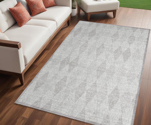 Homeroots 5' X 8' Gray Geometric Washable Non Skid Indoor Outdoor Area Rug Ivory Polyester 563254