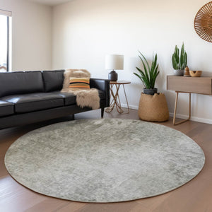 HomeRoots 5' Stylish Gray and Off-White Abstract Washable Area Rug for Indoor and Outdoor High-Traffic Spaces 8' Round 563300