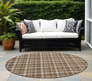 Homeroots 3' Stylish Black, Gray, And White Plaid Washable Non-skid Area Rug For Indoor And Outdoor Use 8' Round Polyester 563345