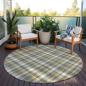 Homeroots 3' Stylish Black, Gray, And White Plaid Washable Non-skid Area Rug For Indoor And Outdoor Use 8' Round Polyester 563354