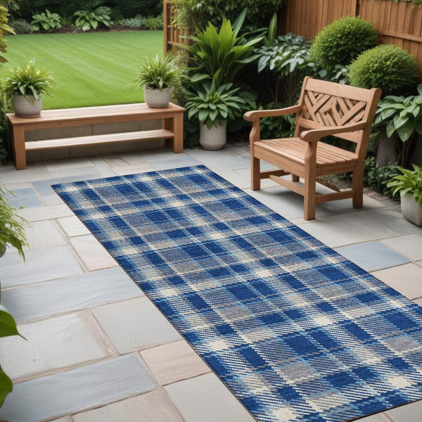 Homeroots 3' Stylish Black, Gray, And White Plaid Washable Non-skid Area Rug For Indoor And Outdoor Use Navy Polyester 563368