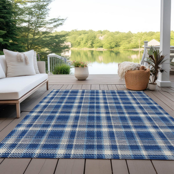 Homeroots 3' Stylish Black, Gray, And White Plaid Washable Non-skid Area Rug For Indoor And Outdoor Use 10' X 14' Polyester 563375