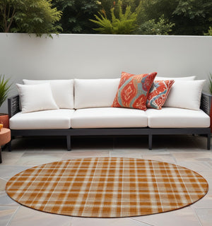 Homeroots 3' Stylish Black, Gray, And White Plaid Washable Non-skid Area Rug For Indoor And Outdoor Use 8' Round Polyester 563381