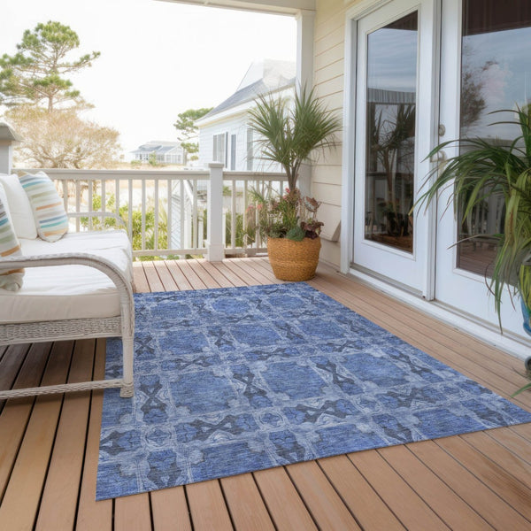 HomeRoots 5' Elegant Beige and Gray Floral Medallion Area Rug - Washable, Non-Skid, Indoor-Outdoor Use 8' X 10' 563418