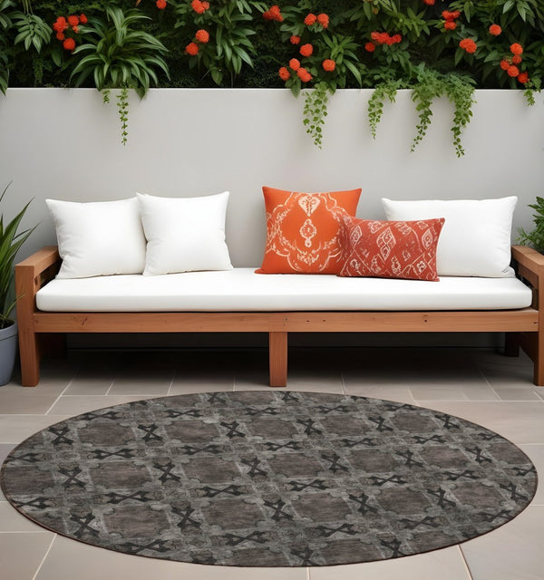 HomeRoots 5' Elegant Beige and Gray Floral Medallion Area Rug - Washable, Non-Skid, Indoor-Outdoor Use 8' Round 563426