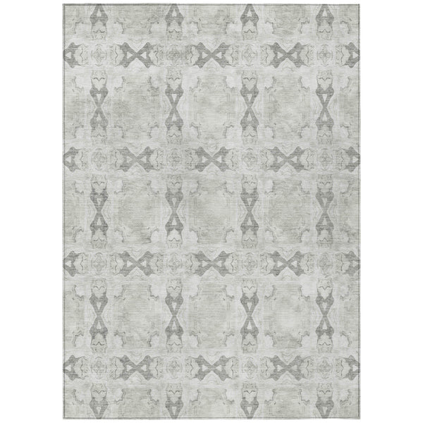 Homeroots 3' X 5' Ivory And Gray Floral Medallion Washable Non Skid Indoor Outdoor Area Rug Ivory Polyester 563442