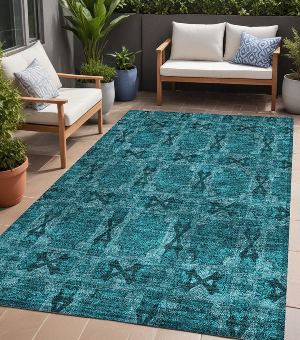 HomeRoots 5' Elegant Beige and Gray Floral Medallion Area Rug - Washable, Non-Skid, Indoor-Outdoor Use 5' X 8' 563479