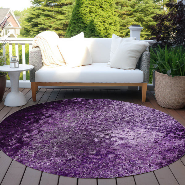 Homeroots 8' Round Purple Round Washable Non Skid Indoor Outdoor Area Rug Purple Polyester 563516