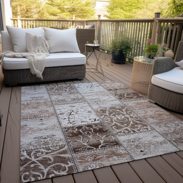 HomeRoots 5' Versatile Taupe and Ivory Patchwork Area Rug - Stylish, Non-Skid, Indoor-Outdoor, Washable Design 5' X 8' 563524