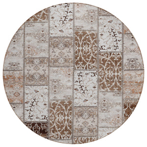 Homeroots 8' Round Taupe And Ivory Round Patchwork Washable Non Skid Indoor Outdoor Area Rug Beige Polyester 563525