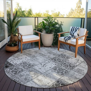 HomeRoots 5' Gray Patchwork Washable Area Rug - Non-Skid, Stylish, Stain-Resistant for Indoor & Outdoor Use 8' Round 563552