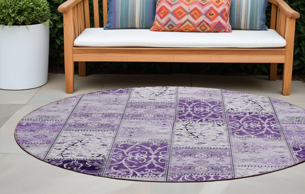Homeroots 8' Round Purple Round Patchwork Washable Non Skid Indoor Outdoor Area Rug Purple Polyester 563570