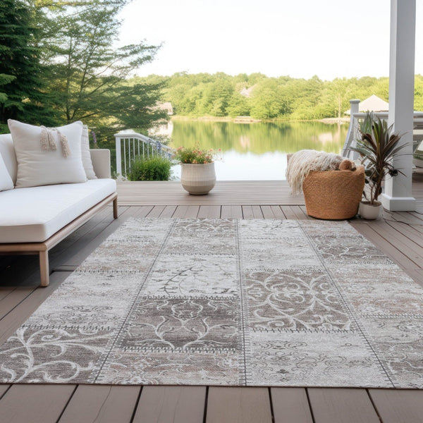 HomeRoots 5' Taupe Patchwork Distressed Area Rug - Durable, Washable Design for Indoor & Outdoor Elegance 5' X 8' 563578
